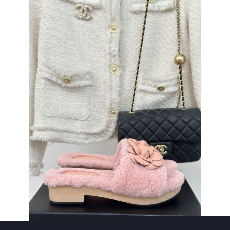 Ch*el slippers